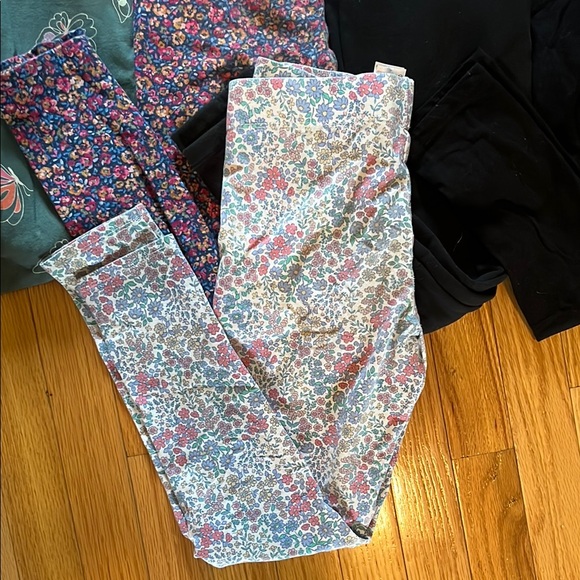 Bundle of 8 pairs Girls Large Leggings - Picture 5 of 6